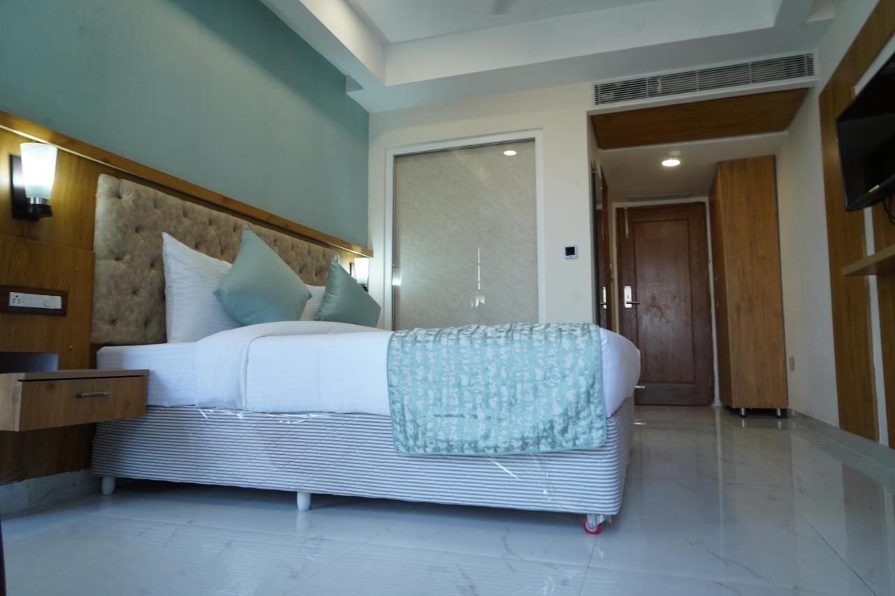 Hotel Shanti Sagar Kharar Ngoại thất bức ảnh