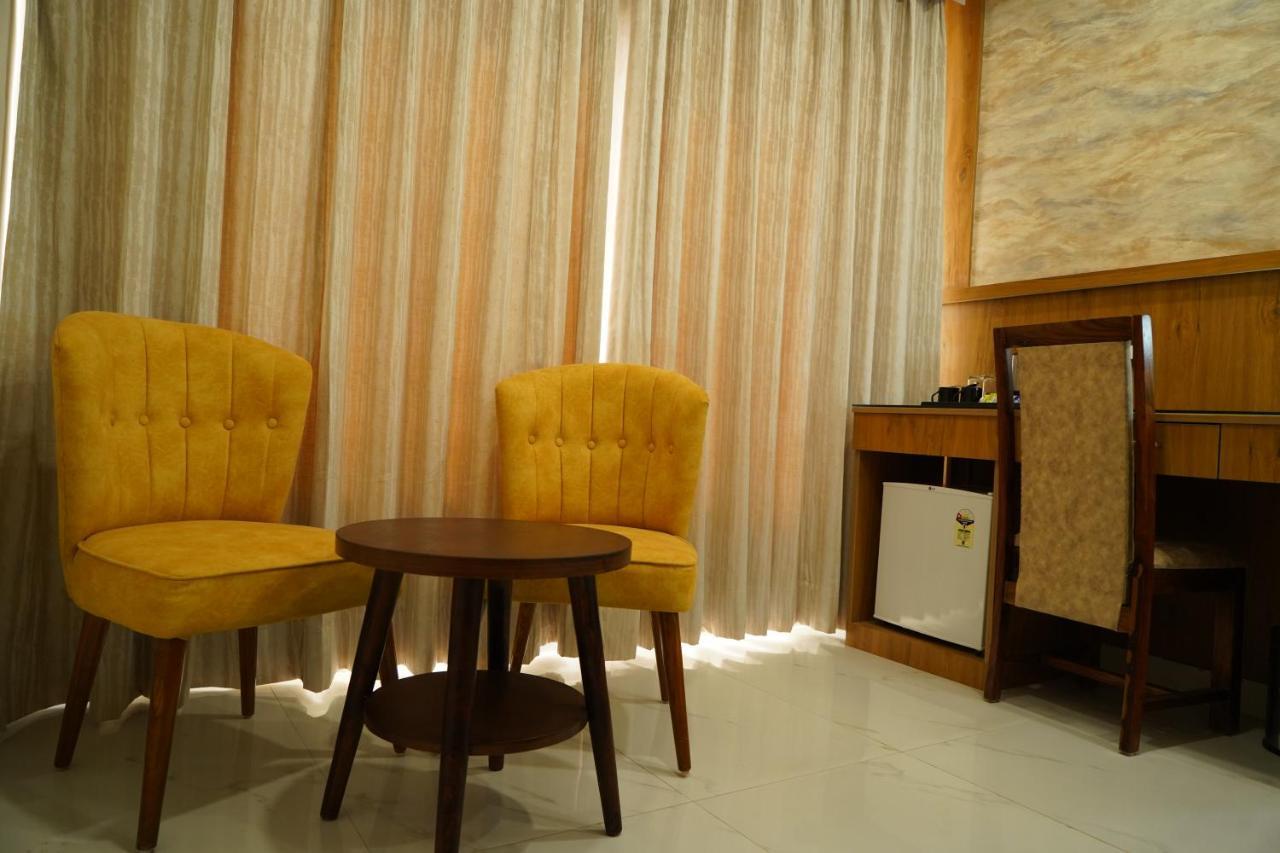 Hotel Shanti Sagar Kharar Ngoại thất bức ảnh