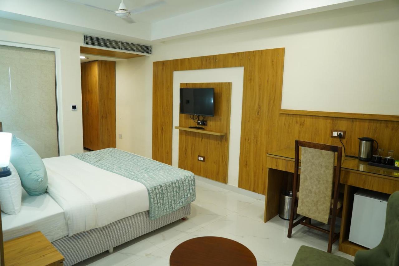Hotel Shanti Sagar Kharar Ngoại thất bức ảnh